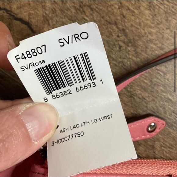 Coach Ashley Lace Leather Large Wristlet Rose Pink NWT - Picture 3 of 7